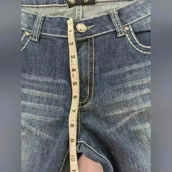 Thrill Women's Size 15 NWT Distressed Stud Back pocket Straight Leg Jeans - Picture 14 of 16